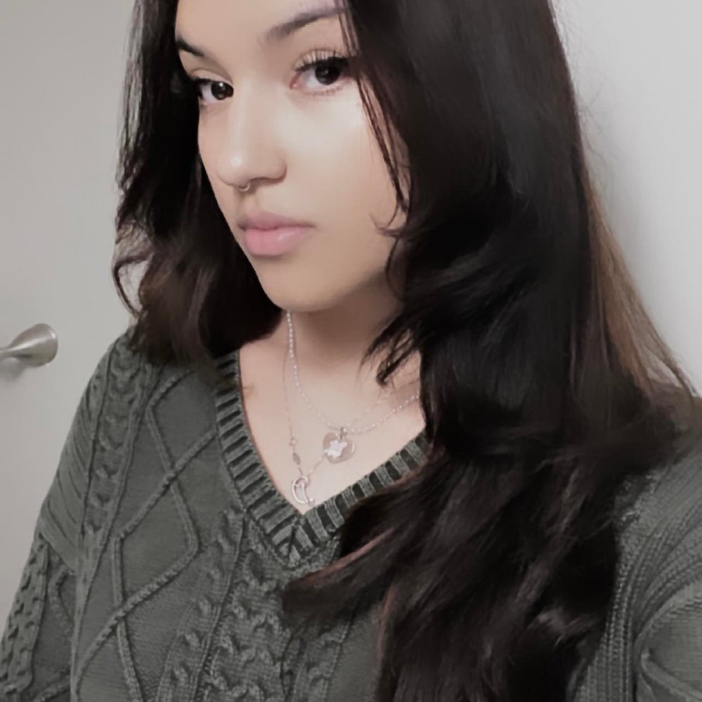 Meet your Posher, Alexis